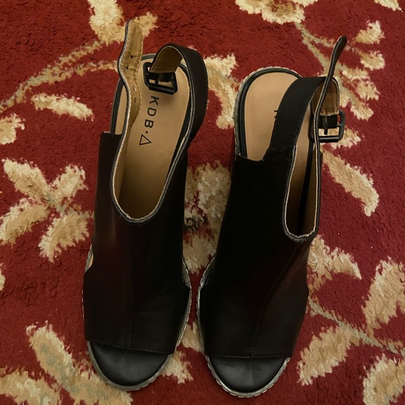 KDB booties - Picture 2 of 5